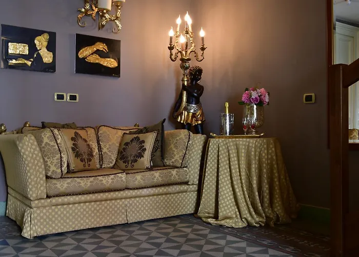 De Curtis 3 Stelle カターニア